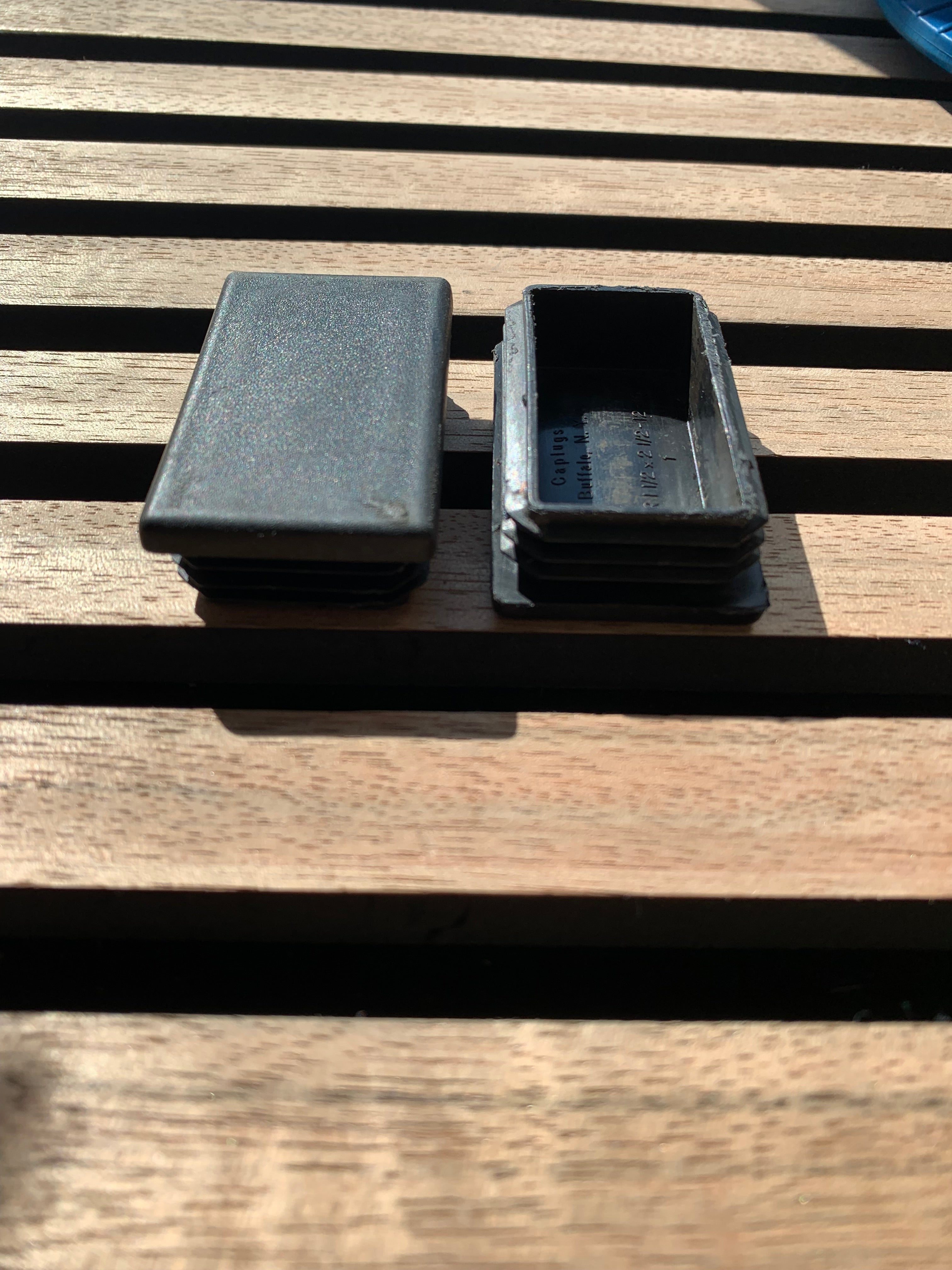 1 1/2“ x 2 1/2” Black Cap (2 pcs) - 11050