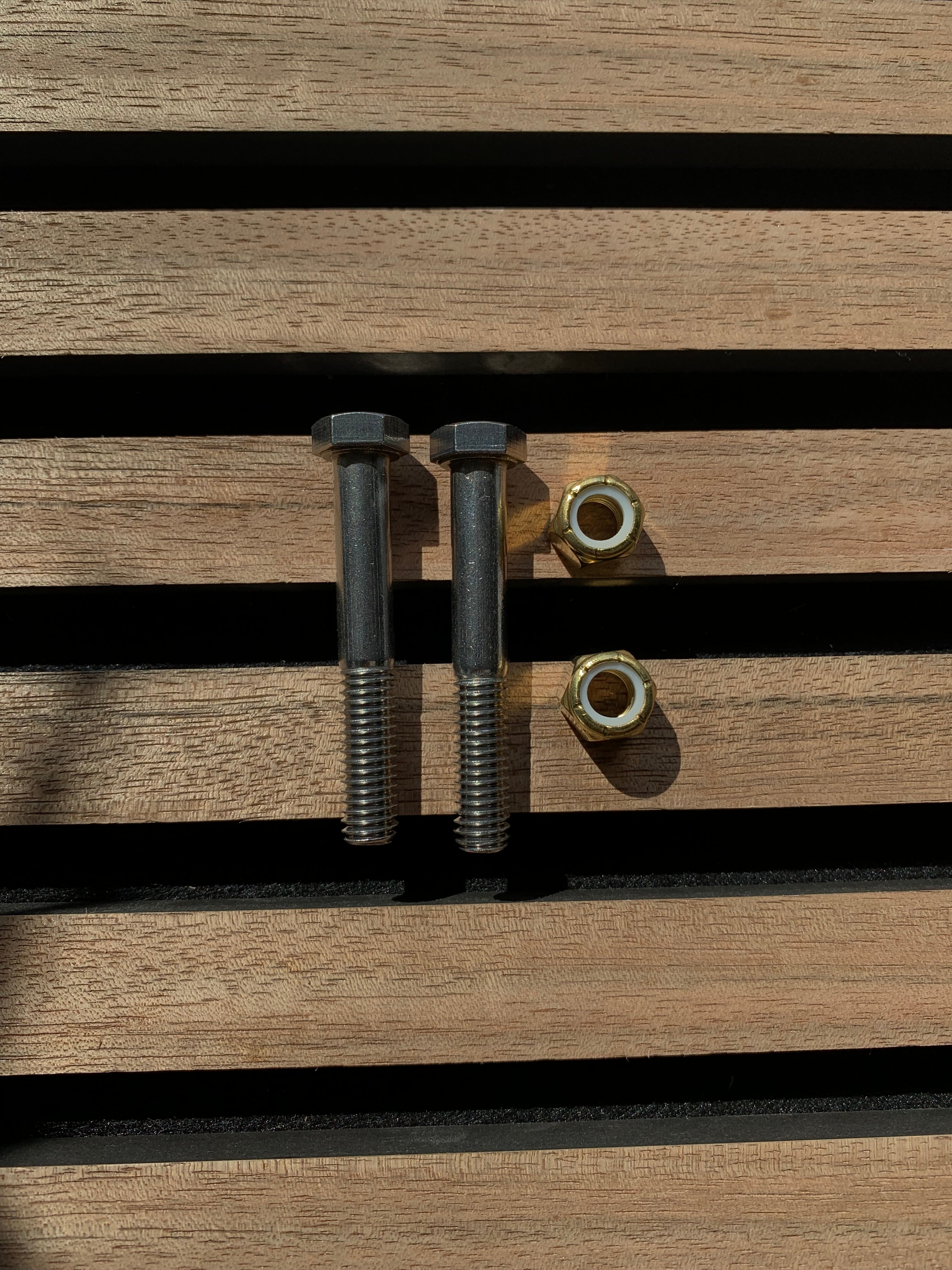 QB Bolt 3/8 X 2 1/2" + Ecrou Nylon 3/8 brass (4pcs) - 1216-1222