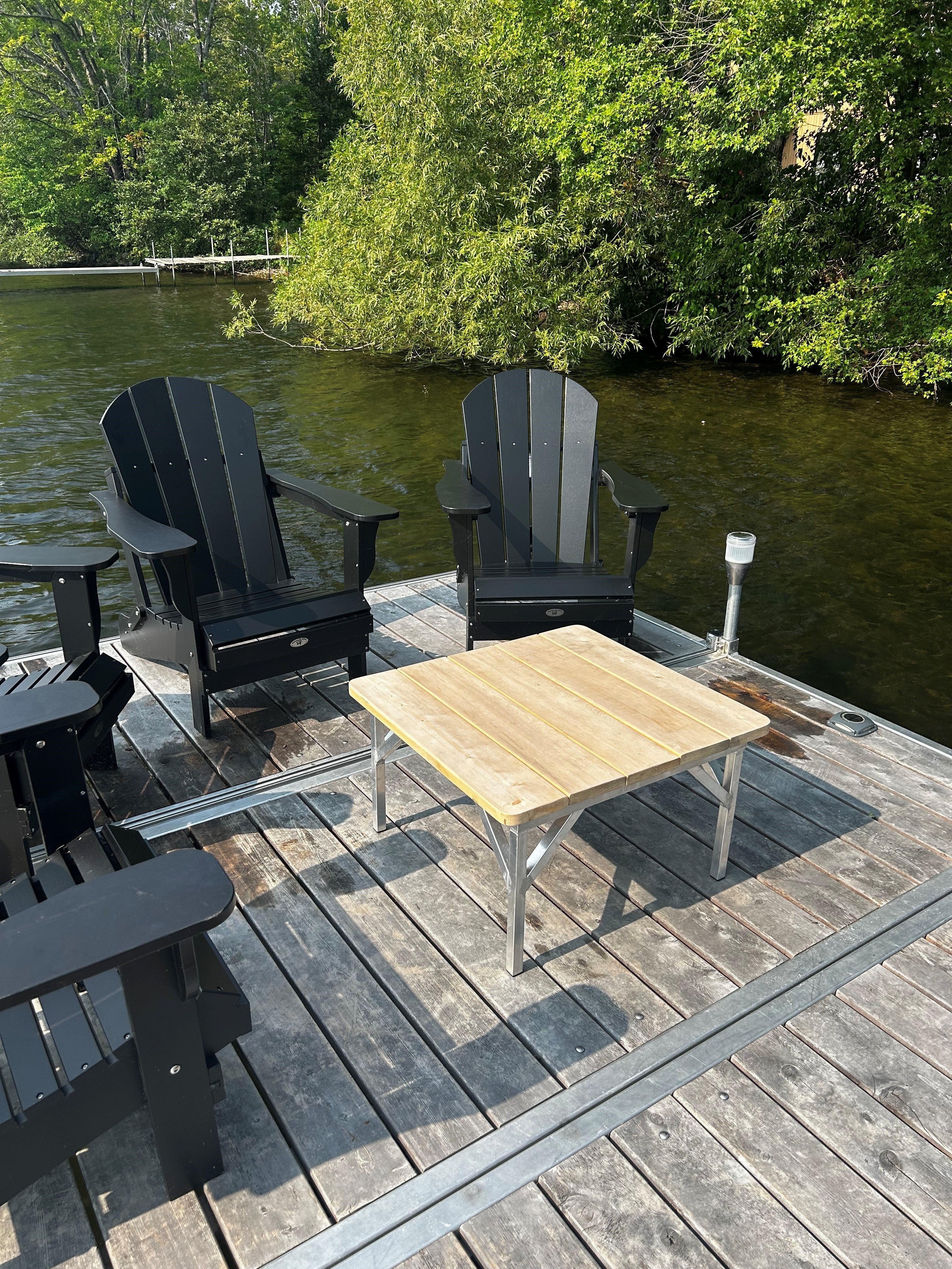 Table carrée de 27'' - NOUVEAUTÉ Quai Lanaudière Saint-Donat