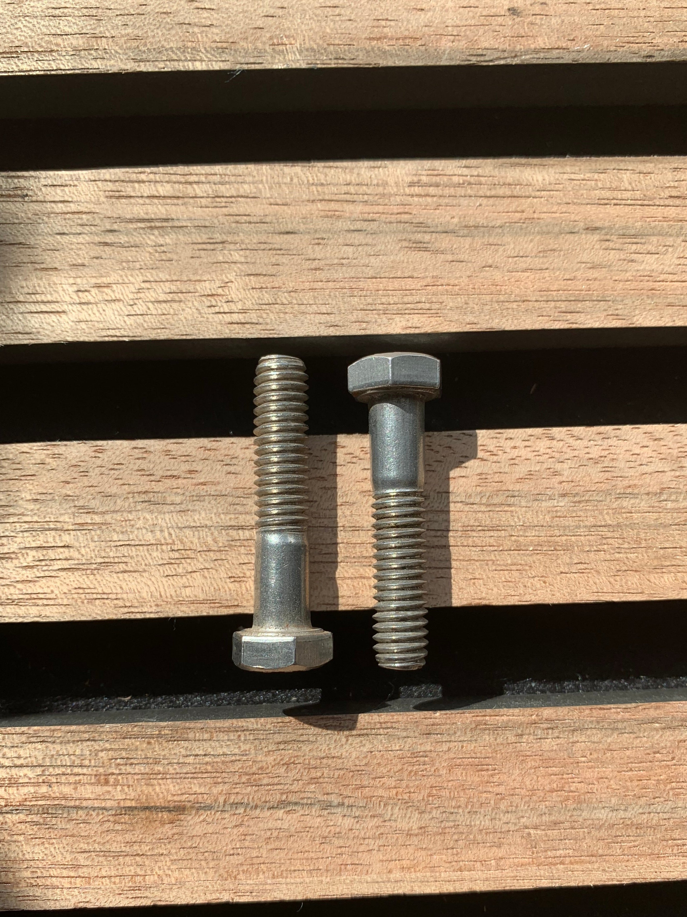 Boulon 1/4''x 1 1/2'' Quai Lanaudière Saint-Donat