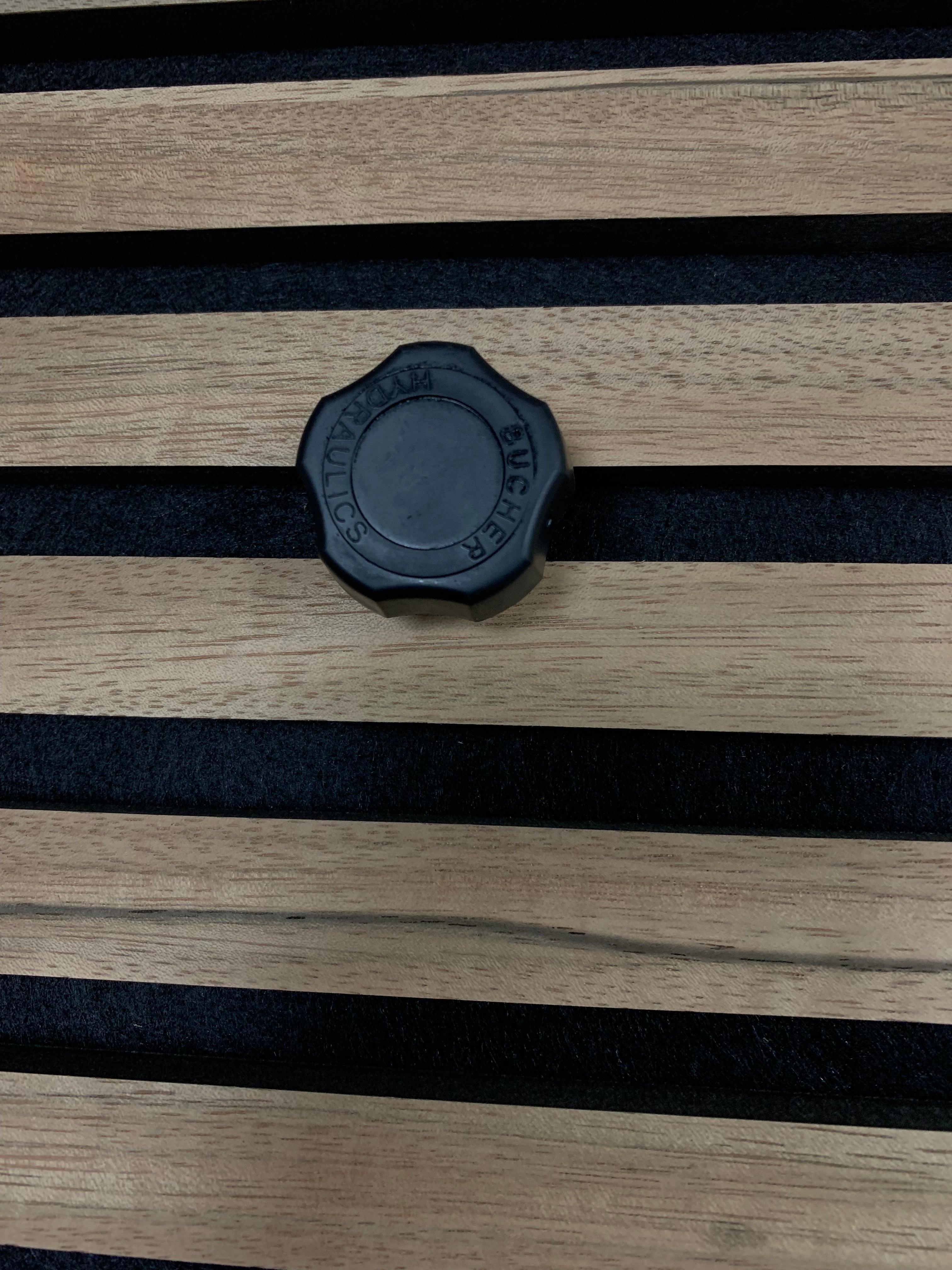 Oil Reservoir Cap – 11045