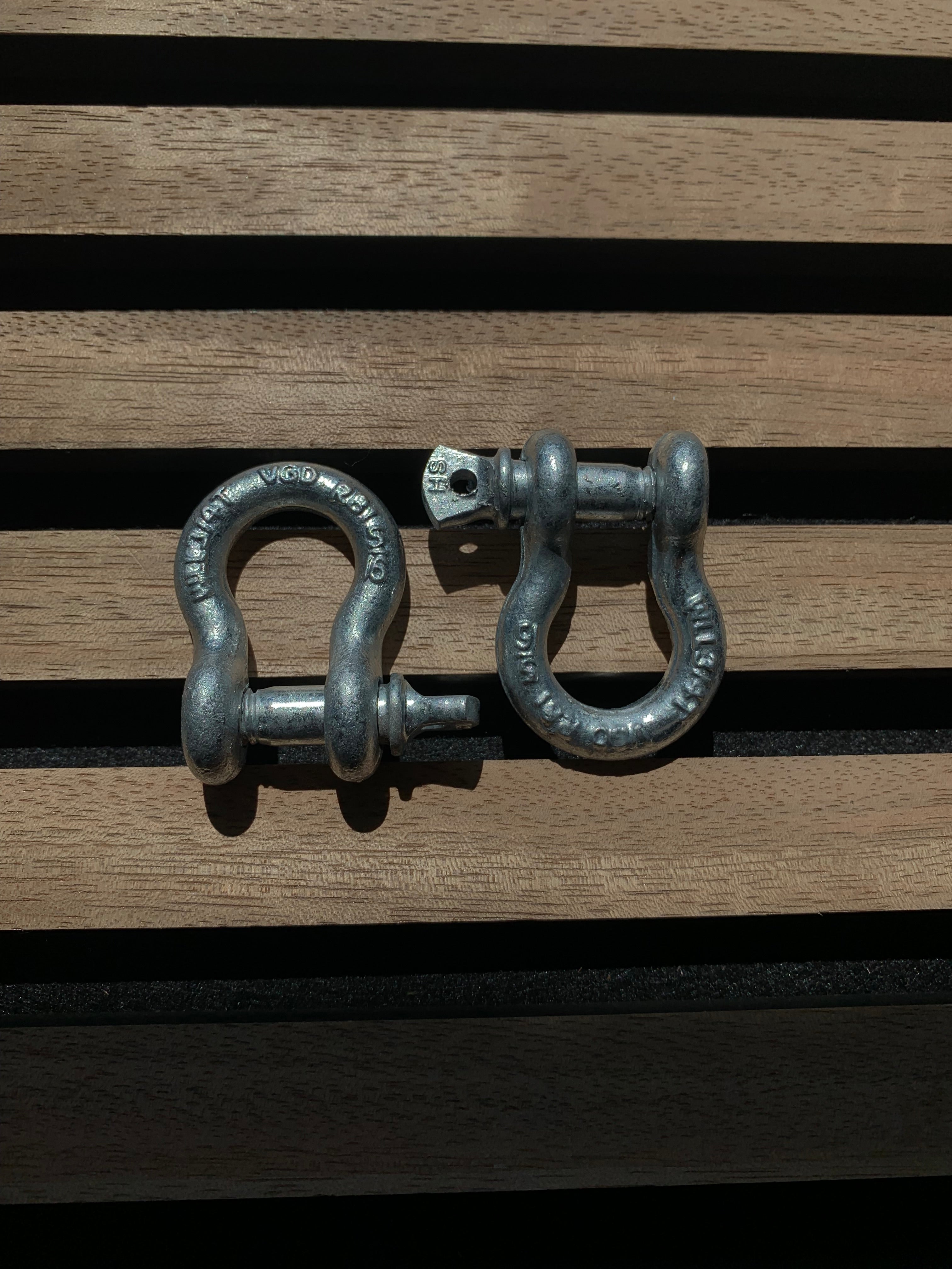 5/16 Galvanized Shackle (Pack of 2) – 10718